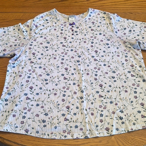 Top ladies plus size flower print short sleeves Sz 3x - Picture 1 of 5